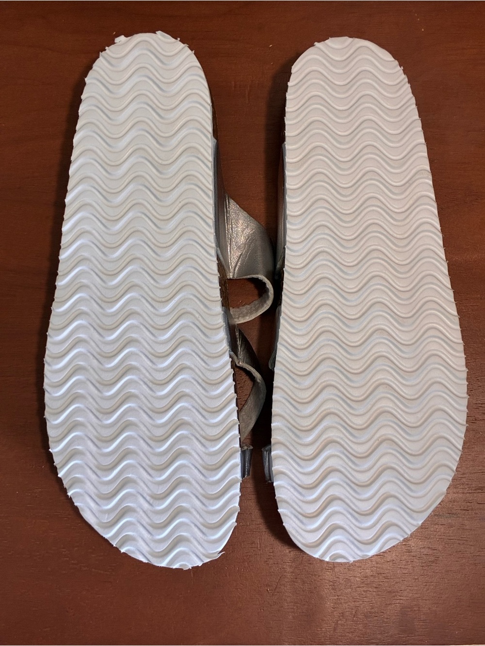 Serra Silver Leather Strappy Thong Slip-On Sandals Adjustable Buckle Size 9 - Picture 10 of 11